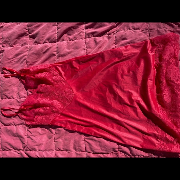 Vintage Vanity Fair silk slip - Picture 2 of 3